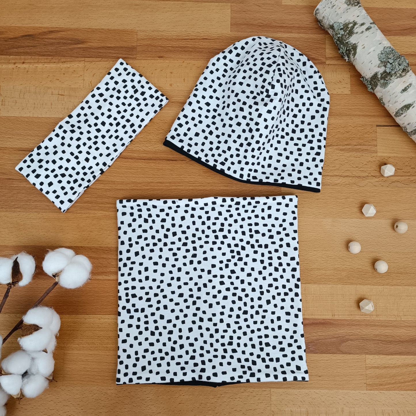 Beanie mit Loop im Set